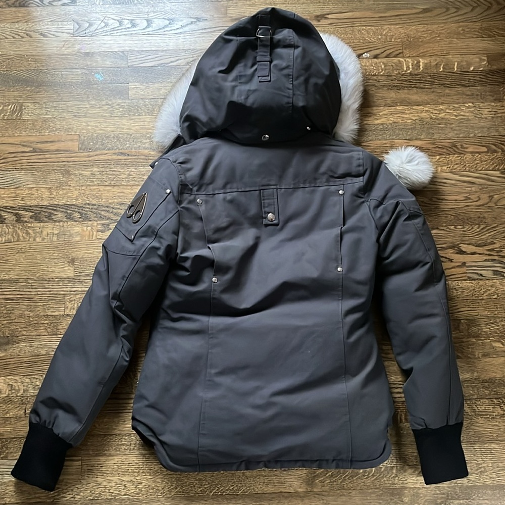 ACCEPTING OFFERS - Women’s Mooseknuckle Beaver Bomber Size Small - Picture 4 of 4
